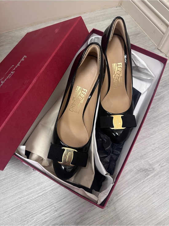 Salvatore Ferragamo Shoes - Salvatore Ferragamo Black Patent Vara Bow Pumps with Gold Plate